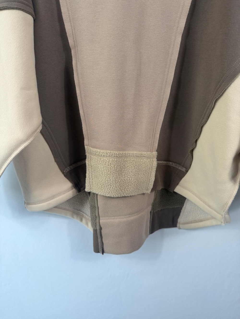 AEMH+CO Lallie Neutral Colorblock Very Oversized Sweater. Womens Size S. NWT - Picture 6 of 8